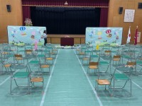 子どもたちを迎えた式場