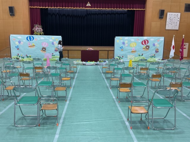 子どもたちを迎えた式場